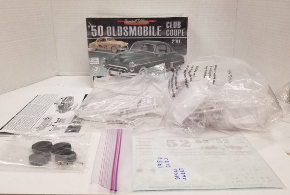 RESALE SHOP - Revell 1/25 '50 Oldsmobile Club Coupe 2'n1 #85-4254