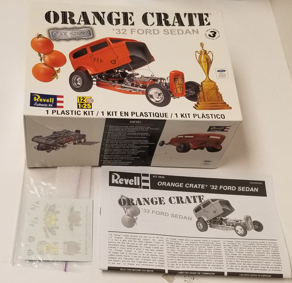 RESALE SHOP - Revell Car Show ORANGE CRATE '32 FORD SEDAN 1:25 #85-4939