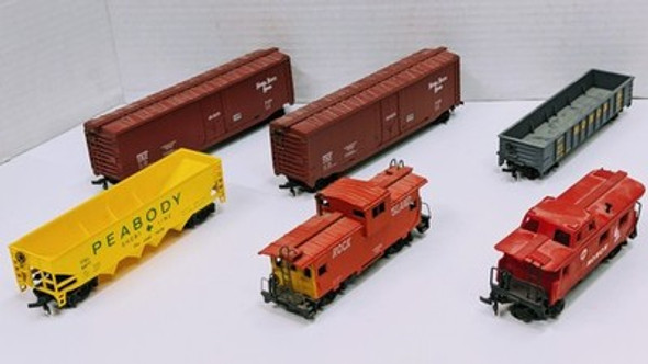 RESALE SHOP - Lot of 6 Misc. HO Freight Cars - Preowned
