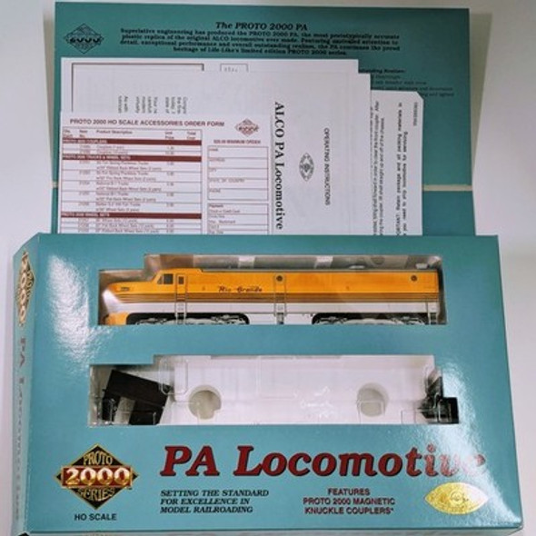 RESALE SHOP - LifeLike Proto 2000 HO Scale Rio Grande PA and PB Locomotives w/ Baggage Coach