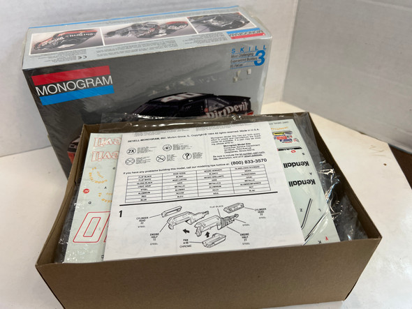 RESALE SHOP - Monogram Kenny Wallace #40 Dirt Devil Pontiac Grad Prix 1/24 model kit #2973