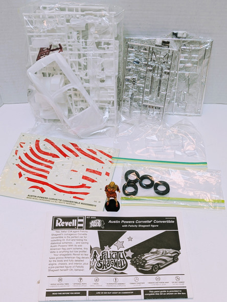 RESALE SHOP - Revell 1:25 Austin Powers Corvette Convertible Plastic Model Kit #2333