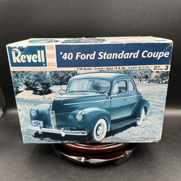 RESALE SHOP - Revell 1:25 '40 Ford Standard Coupe #85-2387
