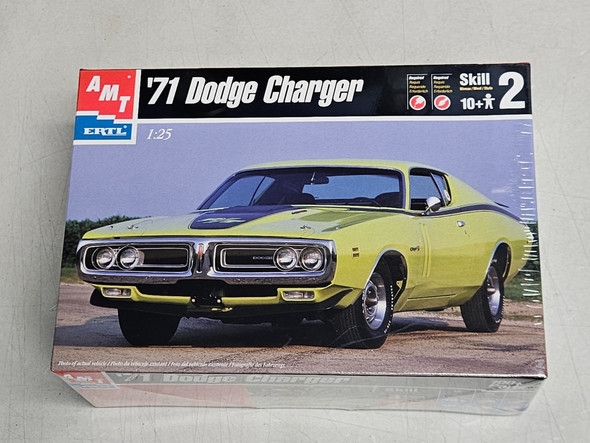 RESALE SHOP - AMT/Ertl 1971 Dodge Charger Green 1:25 Plastic Model Kit - Vintage c2000