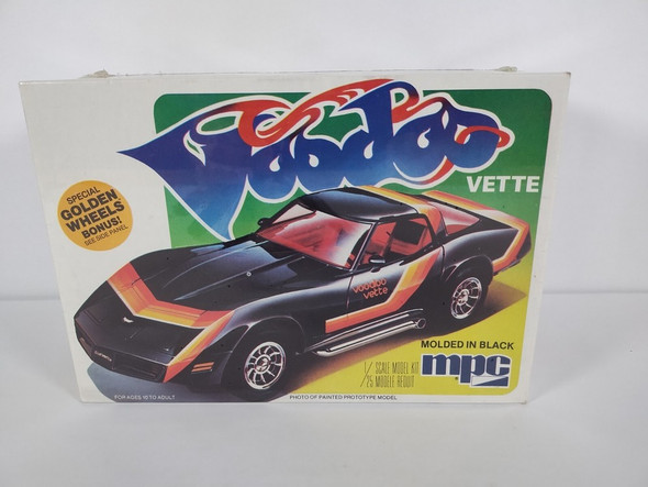 RESALE SHOP - MPC "Voodoo Vette" 81 Chevy Corvette 1:25 Model Kit Molded Black Vintage c1981