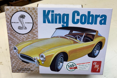 RESALE SHOP - AMT Shelby King Cobra 1:25 Scale Model Kit c2012