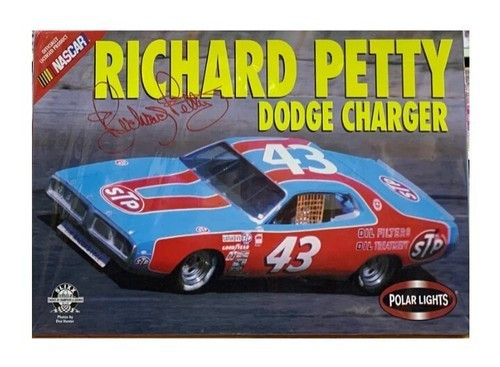 RESALE SHOP - POLAR LIGHTS NASCAR Richard Petty Dodge Charger 1:25 Scale Model Kit c2001