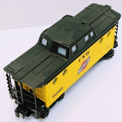 RESALE SHOP - Lionel Chicago NorthWestern Caboose #9289 - Preowned