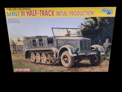 RESALE SHOP - Dragon Sd.Kfz.7 8t HalfTrack '39-'45 Ser. Initial Prod. 1:35 Model Kit c2009
