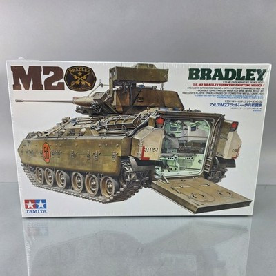 RESALE SHOP - Tamiya US M2 Bradley Infantry Vehicle w/Interior 1:35 Model Tank Kit c1985