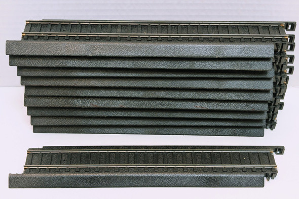 RESALE SHOP - Lot of 10 Life-Like Power-Loc 9" Straight Track Pieces - EVTH-LLPL10LOT-U5057