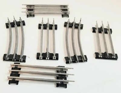 RESALE SHOP - Lot of 6 Half Curves and Straight Tracks O Scale - RIOR-HALFOTRACK-U4939