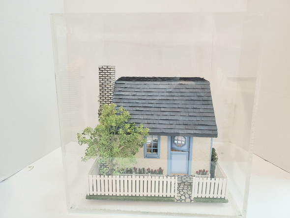 RESALE SHOP - VTG Handmade 1:24 White Cottage - BABE-WHITECOTTAGE-NS5769