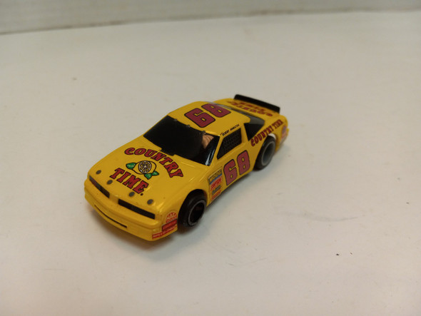 RESALE SHOP - Life-Like Nascar Oldsmobile #68 Bobby Hamilton Country Time Yellow HO Slot Car - SHGU-037-LN5405