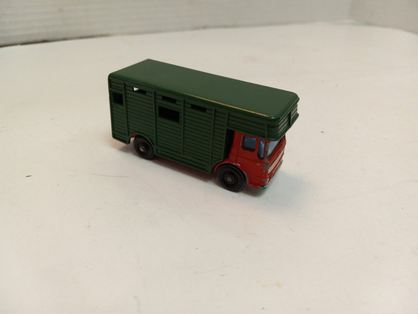 RESALE SHOP - Matchbox by Lesney Series No. 17 Horse Box/ Ergomatic Cab Good/Great Cond. - TERO-029-U5289