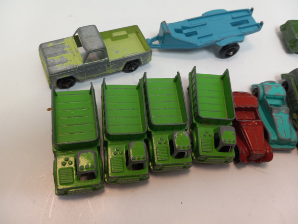 RESALE SHOP - Lot Of Tootsietoy And Midgetoy Cast Toy Cars - TERO-037-U5298