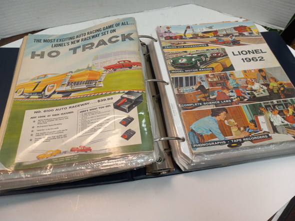 RESALE SHOP - 1960s/ 70s Lionel Catalog And Media Collection- HUGE BINDER - TERO-LC1-NOB5295