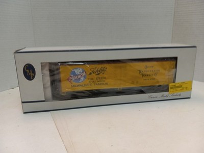 RESALE SHOP - Crown Model Products O Scale Reefer Car "Schlitz Beer Millwaukee" yellow/Brown - ROIR-CMPR9002-NS5897