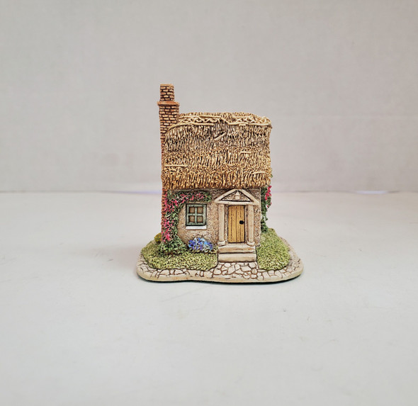 RESALE SHOP - VTG Lilliput Lane Cottage Miniature - BABE-COTTAGE-NS6102