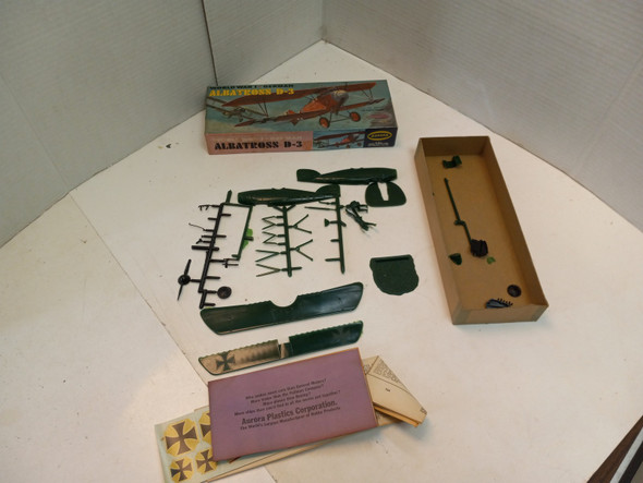 RESALE SHOP - 1956 Aurora Albatross D-3 German Aircraft Model Kit 104-100 Vintage GREAT NOB!!! - BOBR-104-100-NOB6200