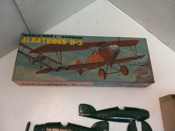 RESALE SHOP - 1956 Aurora Albatross D-3 German Aircraft Model Kit 104-100 Vintage GREAT NOB!!! - BOBR-104-100-NOB6200