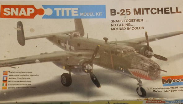 RESALE SHOP - Monogram 1/72 scale Snap Tite B-25 Mitchell #1100 - BOBR-1100-NOB7049