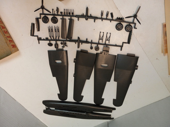 RESALE SHOP - Vtg Airfix Avro Lancaster B1 581 1/72 scale FS Model Kit No 1418 NOB - BOBR-1418-NOB6258