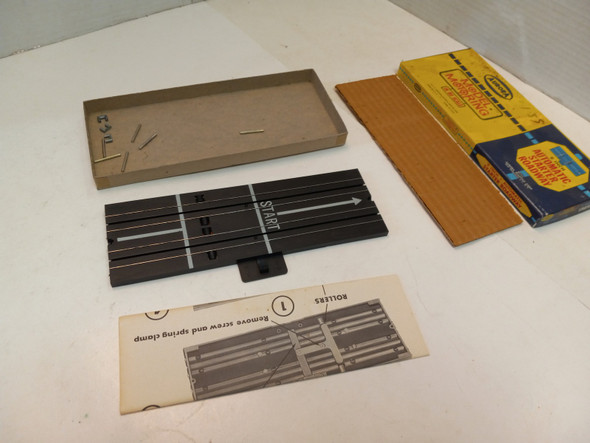 RESALE SHOP - Aurora Model Motoring 9" Automatic Starter Roadway #1507 USA (1964) HO Slot Car - BOBR-1507-1.98-NOB6976