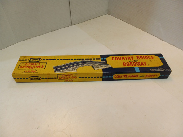RESALE SHOP - 60�s Vintage Aurora Model Motoring Ho Scale Country Bridge 1509 - BOBR-1509-2.98-NOB6977