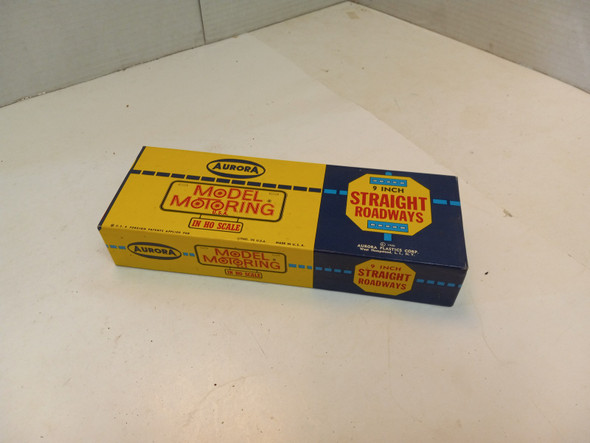 RESALE SHOP - 1960s Aurora HO Slot Car Model Motoring 1517 9 Inch Straight Roadways 6 Pieces - BOBR-1517-NOB6975