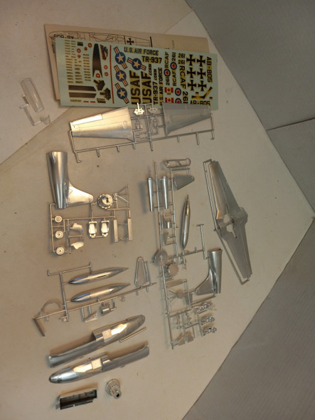 RESALE SHOP - Hawk Chrome Plated Lockheed T-33A Trainer Jet Model Kit 207-200 Vintage NICE! - BOBR-207-200-NOB6162