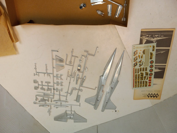 RESALE SHOP - 1/48 SCALE 1967 HAWK NORTHROP F-5A FREEDOM FIGHTER CHROME PLASTIC MODEL KIT - BOBR-213-200-NOB6171