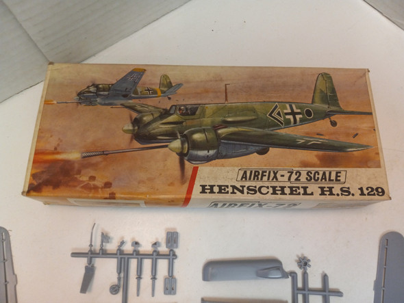 RESALE SHOP - HENSCHEL HS129 German WW2 Bomber 1/72 AIRFIX #262 Plastic Model MINT! - BOBR-262-NOB6239