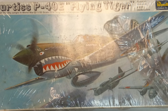 RESALE SHOP - Revell 1/32 scale Curtiss P-40E "Flying Tiger" #283-200 - BOBR-283-200-NOB7048