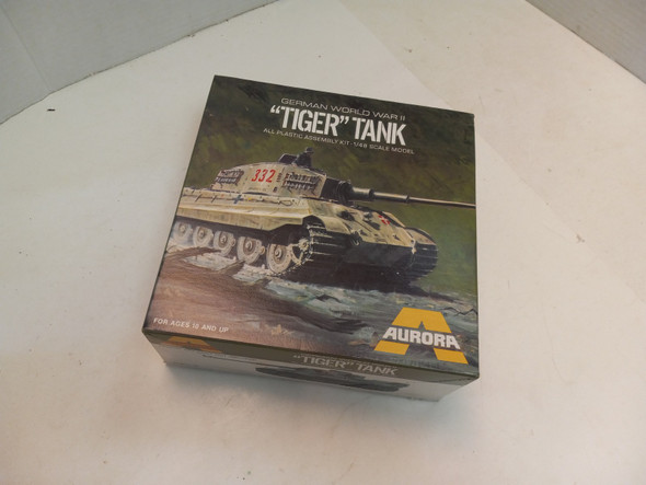 RESALE SHOP - AURORA. 324-150. GERMAN WORLD WAR II Tiger 2 Tanks 1/48 SCALE. - BOBR-324-150-LN6968