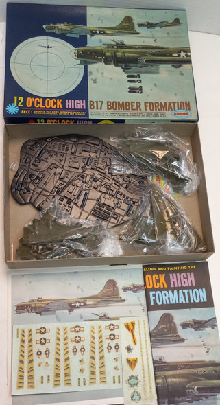 RESALE SHOP - Aurora 12 O'Clock High B17 Bomber Formation #352-198 - BOBR-352-198-NOB7043