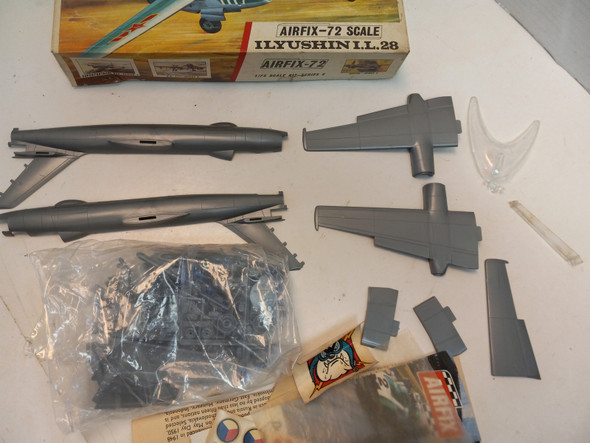 RESALE SHOP - Airfix 1/72 Ilyushin IL-28 Model Kit NOB Good - BOBR-490-NOB6251