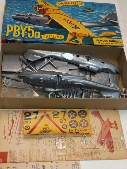 RESALE SHOP - UPC 1/50 scale MB-2 Martin Bomber #5065-100 - BOBR-5065-100-LN7050
