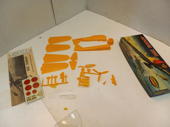 RESALE SHOP - Japanese Zero Model by Aurora 1959 Complete # 88-79 MINT VERY RARE KIT!!! NOB - BOBR-88-79-NOB6194