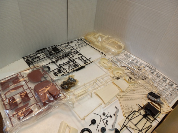 RESALE SHOP - Entex Vintage 1:16 Scale 1955 Mercedes 300SL Gullwing Model Kit STARTED - BOBR-9019-U6881
