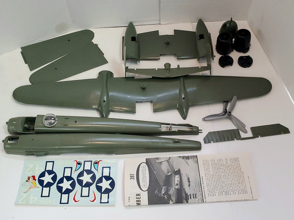 RESALE SHOP - Aurora Models 1:32 Giant Size B-25 Mitchell Bomber Screwdriver Model Kit 397-500 - BOBR-A397-500-NOB6173