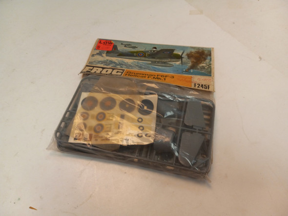 RESALE SHOP - Vintage 1/72 FROG F245F; Grumman F6F-3 HELLCAT Mk.1 - Royal Navy Fleet Air Arm - BOBR-F245F-NS6927
