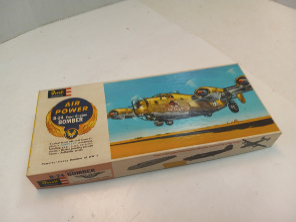 RESALE SHOP - RARE VINTAGE 1961 REVELL 1/92 WW II USAAF Boeing B-24J LIBERATOR Heavy Bomber - BOBR-H-137-98-NOB6829