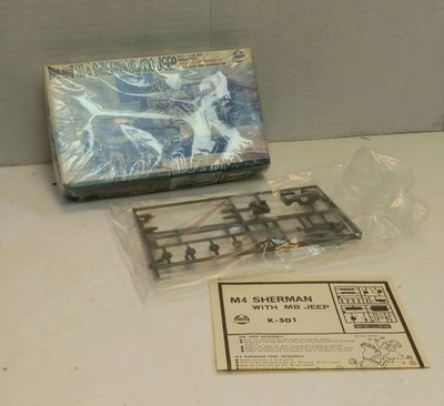 RESALE SHOP - AHM 1:87 M4 Sherman & M8 Jeep K-501 DESC - BOBR-K-501-U7004