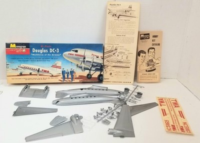 RESALE SHOP - Monogram Douglas DC-3 Workhorse of the Airways PA9-98 1/90 - BOBR-PA9-98-NOB7022