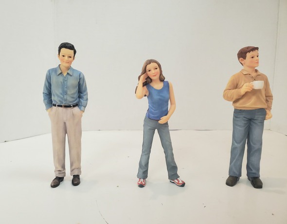 RESALE SHOP - VTG Resin 1:24 Modern Dollhouse People (lot of 3) - BOST-DOLLHOUSEPEOPLE-NS6250