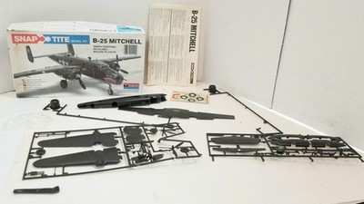 RESALE SHOP - Monogram B-25 Mitchell 1/72 Snap Tite 1100 - BOBR-1100-NOB7150