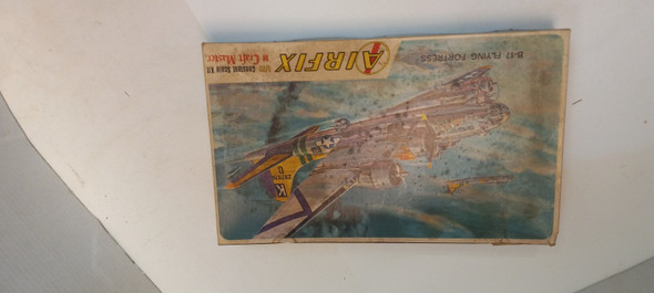 RESALE SHOP - Airfix-72 B-17G Flying Fortress 1:72 Scale Model Kit 1506-150 - BOBR-1506-150-NOB7121