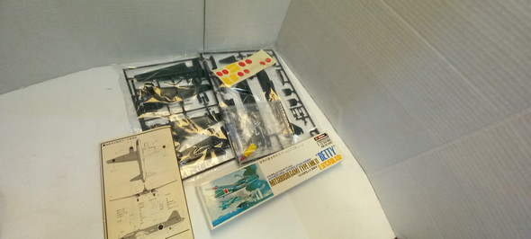 RESALE SHOP - Hasegawa 1/72 WWII Japanese Mitsubishi G4M1 Type 1 MK 11 Betty Model Kit - BOBR-24/450-NOB7117
