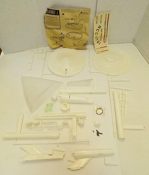 RESALE SHOP - AMT Star Trek U.S.S. Enterprise Plastic Model Kit #921-200 - BOBR-AMT921-200-U7169